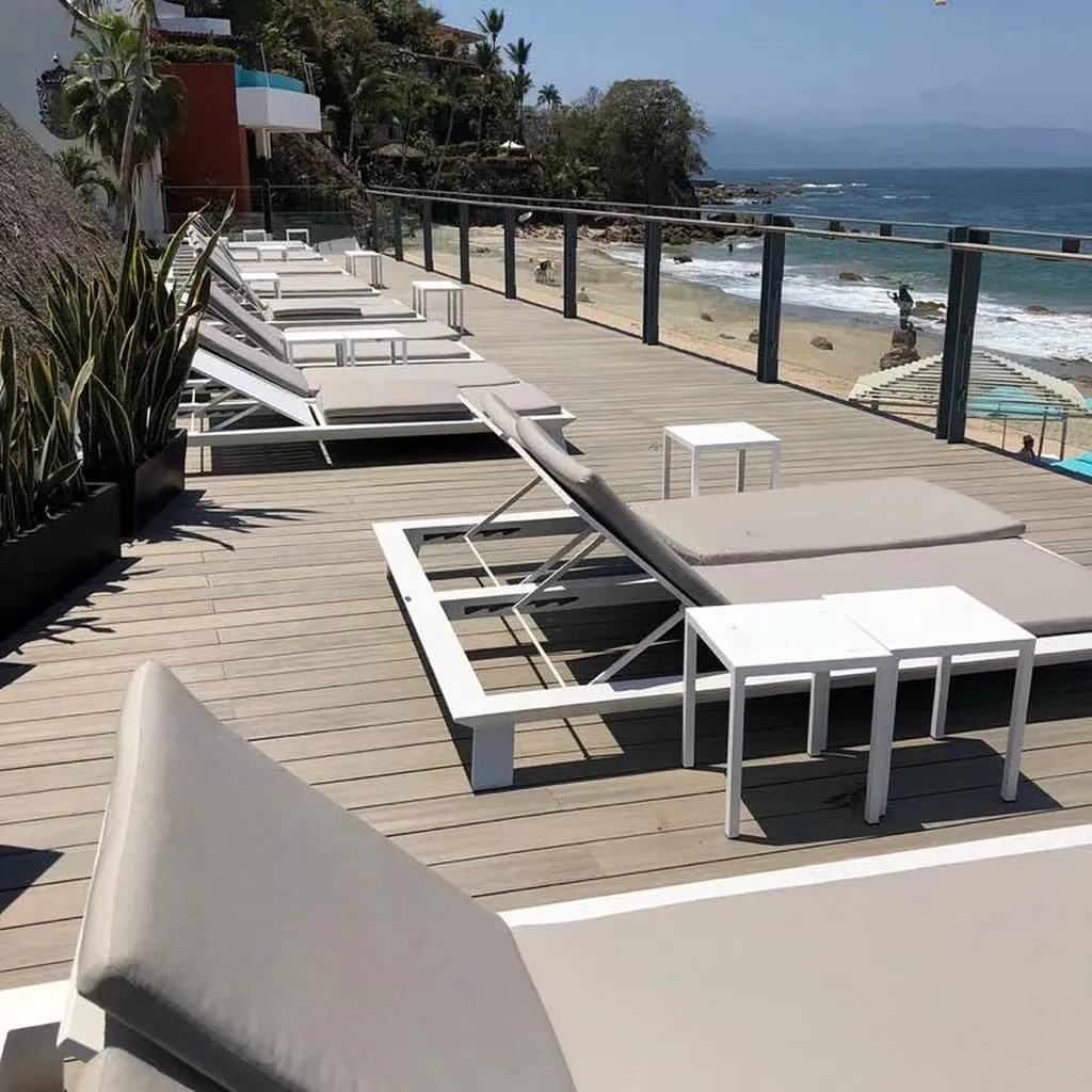 Co-extruded WPC decking